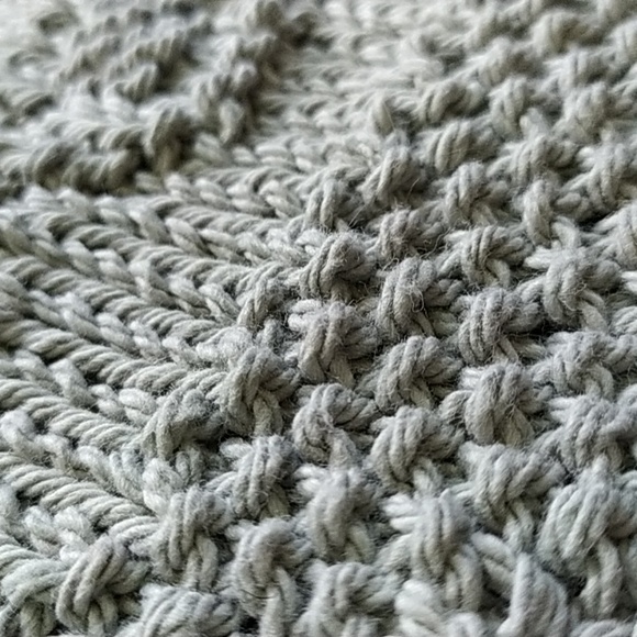 Hand Knit Fox Baby Bib ๐ฆ - Picture 4 of 5